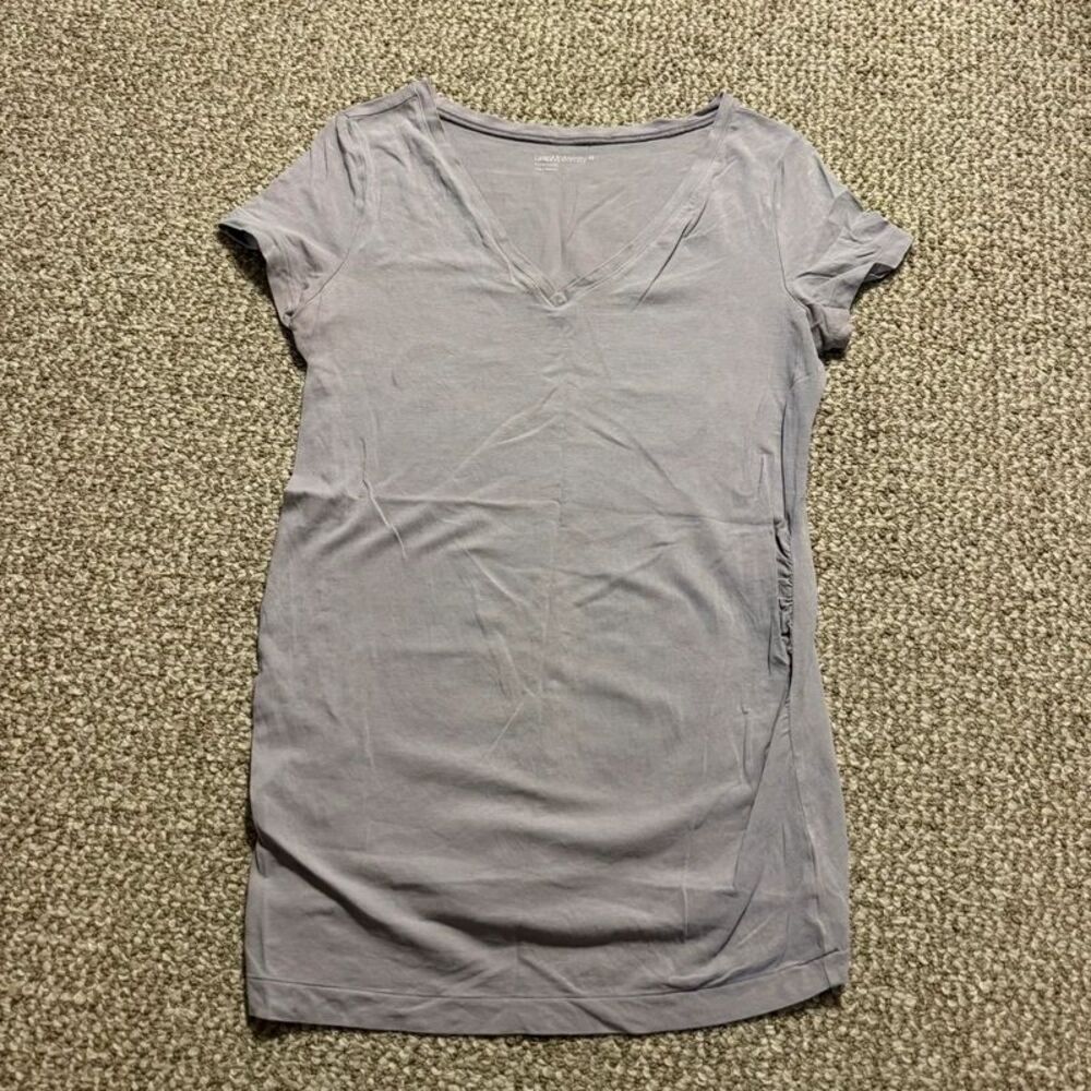 GapMaternity Pure Body V-Neck Short Sleeve Top Lilac Size Medium